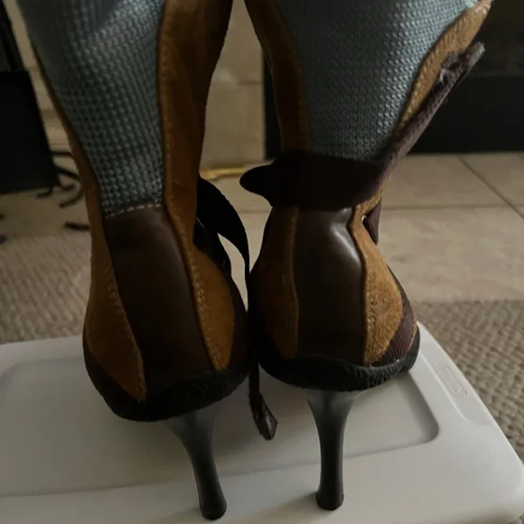 Dollhouse Size 10 Shoe Bootie - Picture 3 of 9